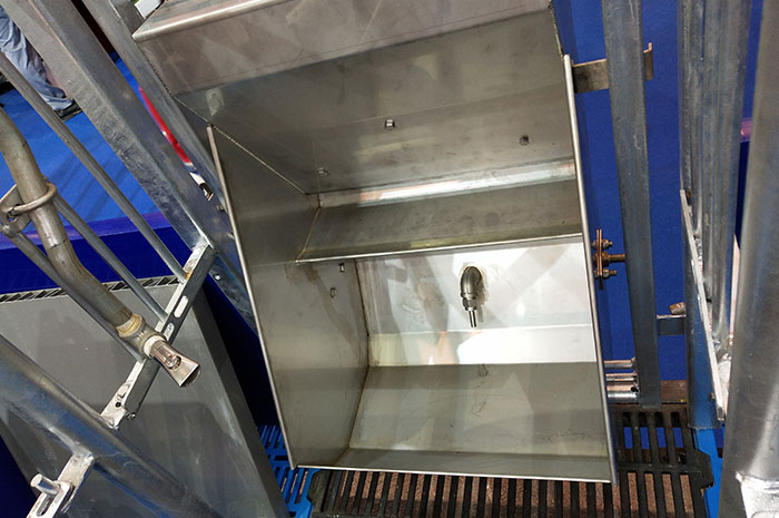 single feed trough