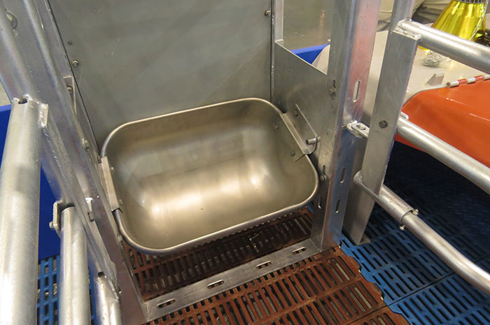 single feed trough